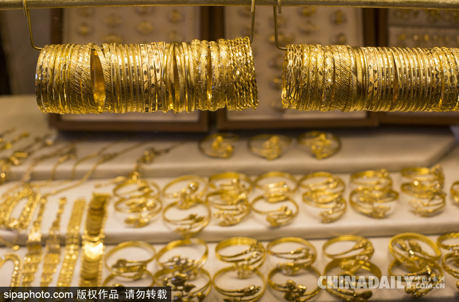 走访加沙黄金市场 珠宝饰品琳琅满目