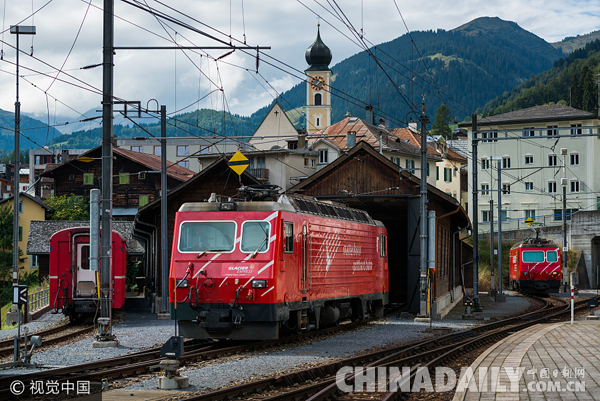 瑞士火车相撞 至少27人受伤