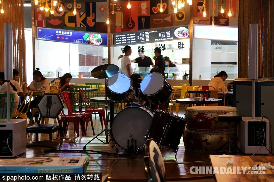郑州高校现“最美”学生餐厅 音乐主题扮靓饭堂