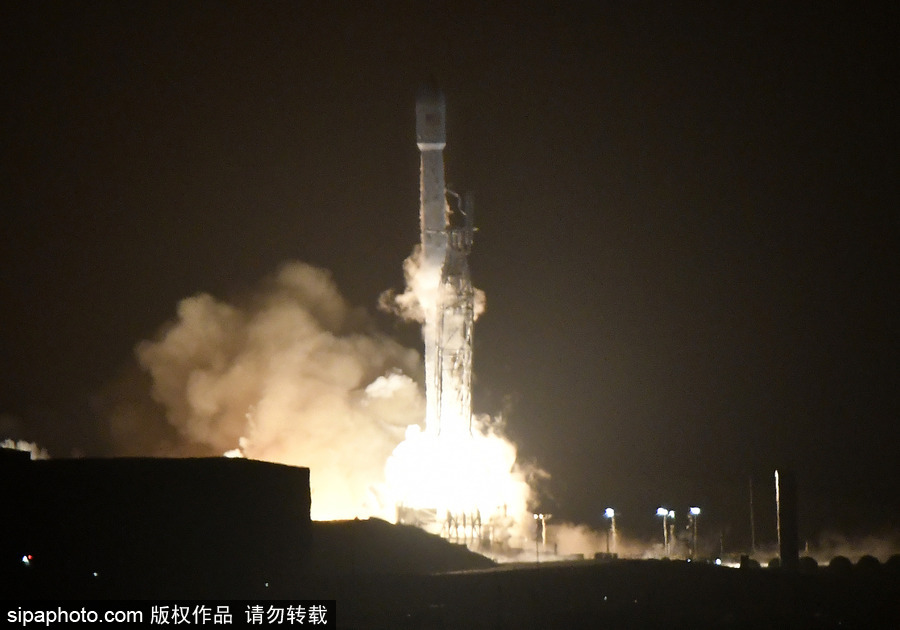 SpaceX猎鹰9号火箭发射10颗铱卫星 成功海上回收