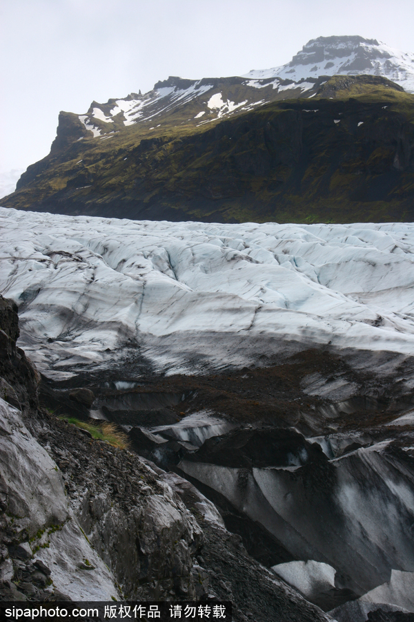冰岛史卡法特国家公园冰川奇观 天然“水墨”线条流畅