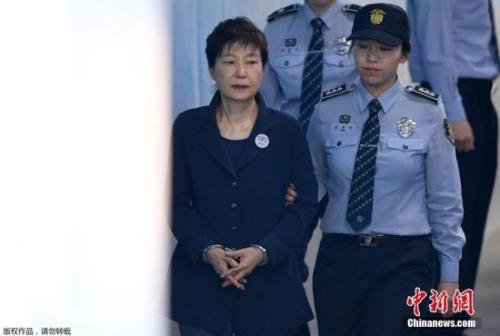 韩法院为朴槿惠新选定5名国选律师 重审仍有困难