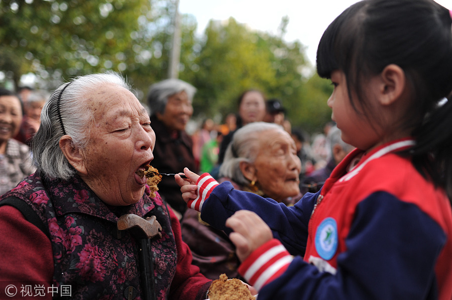 合肥举办重阳节系列活动 营造爱老敬老社区氛围