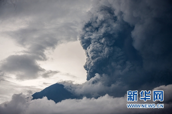 巴厘岛火山再次喷发 中国公民应谨慎前往