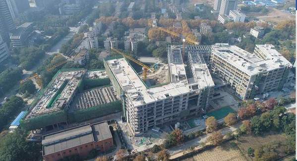 楼长300米，像躺着的“超高层”——武汉建国内光电领域最大试验室