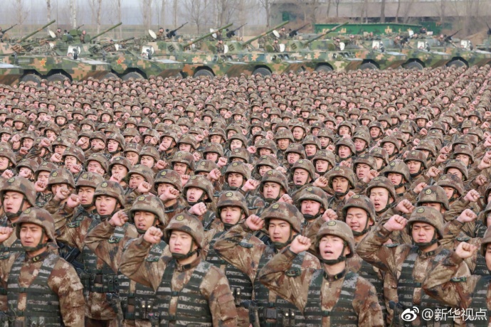 中央军委首次举行开训动员大会 习近平向全军发布训令