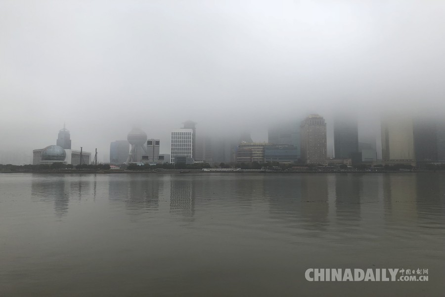 上海遭遇大雾天气