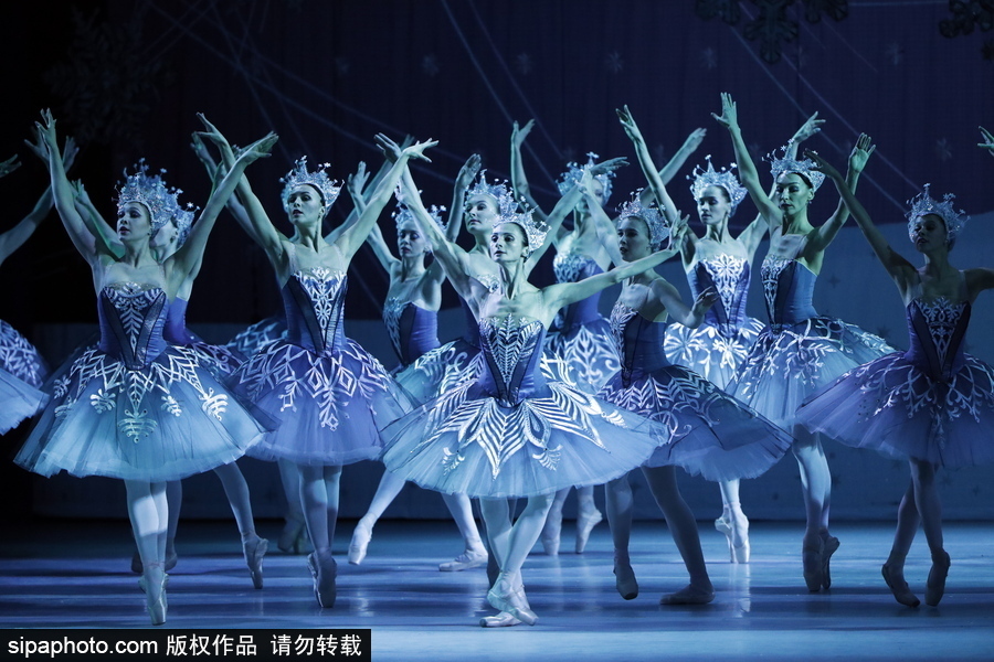 俄罗斯著名舞蹈演员联合演绎芭蕾舞剧《胡桃夹子》