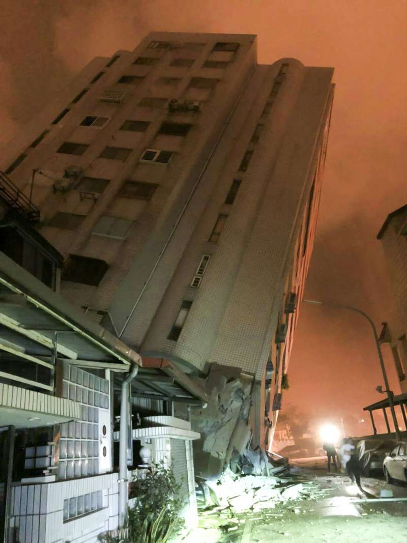 现场直击：台湾花莲地震已致2人遇难200余人受伤