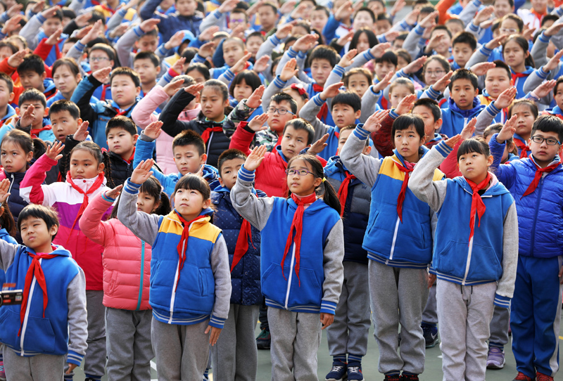 北京市中小学迎来春季开学
