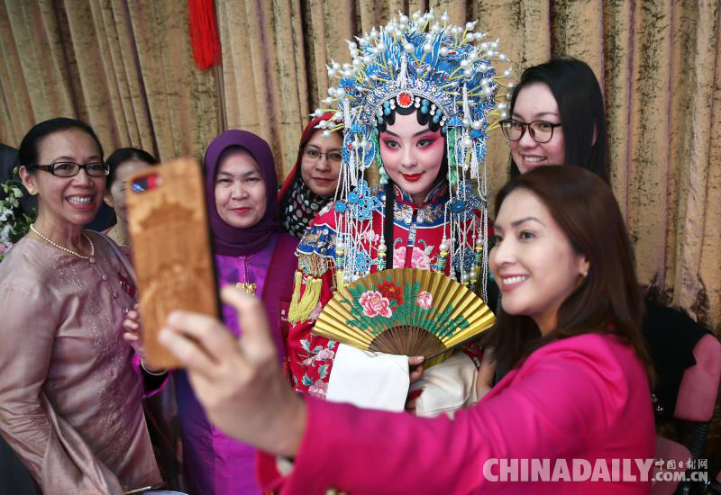 北京市妇联举办国际妇女节中外妇女联谊会