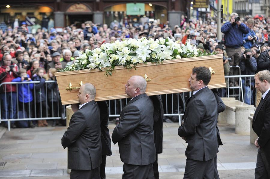英国剑桥举行葬礼告别霍金