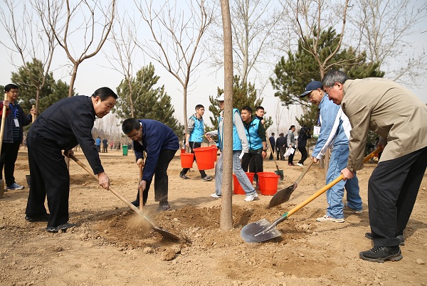2018年共和国部长义务植树活动举行<BR>