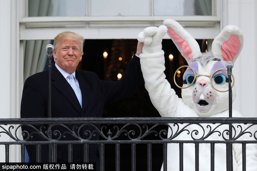 白宫举行复活节滚彩蛋活动 “第一家庭”白宫南草坪狂欢