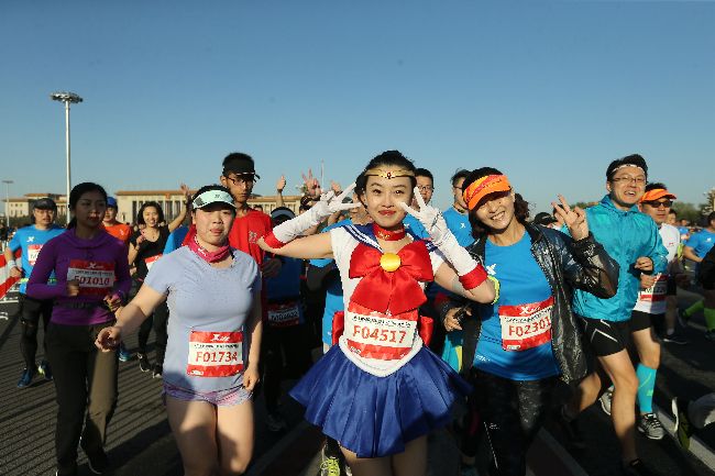 两万跑友参与2018北京国际长跑节