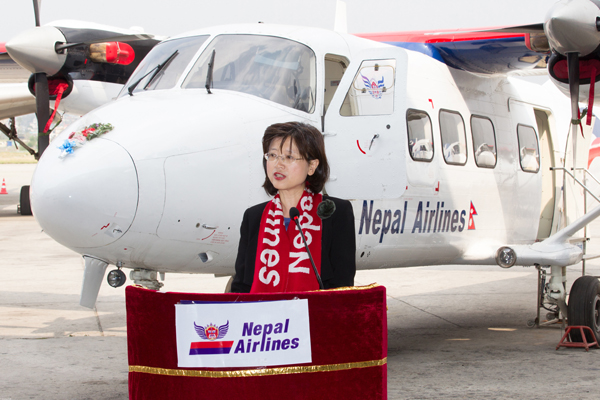 中国民机翱翔雪山之国<BR>航空工业再向尼泊尔交付2架运12E飞机