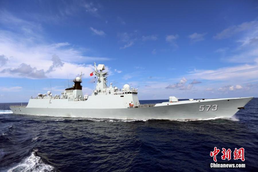 中国海军173舰艇编队组织针对性训练