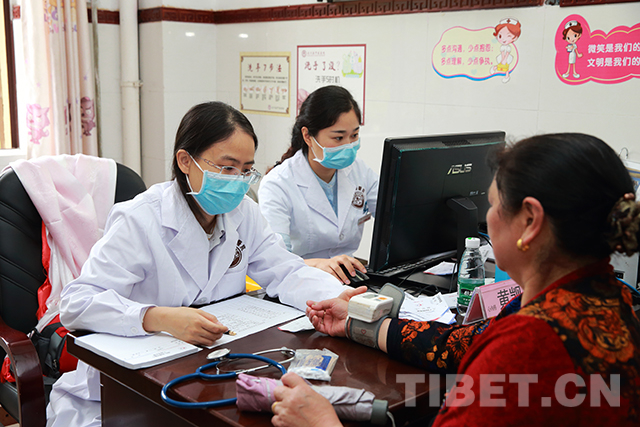 “同心·共铸中国心”医务志愿者开展义诊巡诊活动