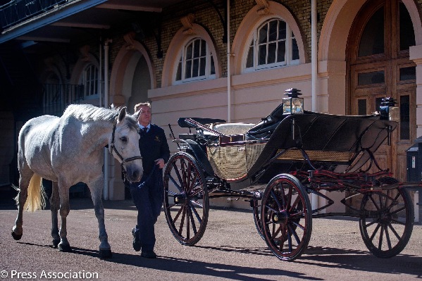 哈里王子和梅根婚礼当天的皇家马车正式亮相