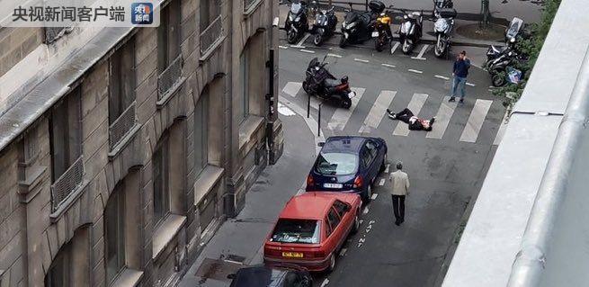 巴黎发生持刀袭击事件 至少1人死亡数人受伤