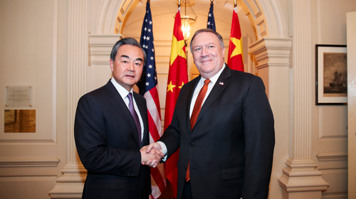 王毅在华盛顿会见美国务卿蓬佩奥