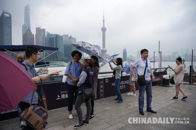 “一带一路”培训班学员参观上海犹太难民纪念馆和北外滩