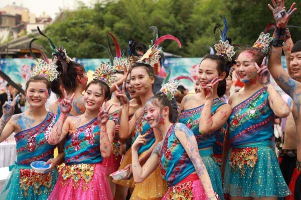 湘西土家摸泥节在北京启动，“摸泥示爱”展现民族文化魅力