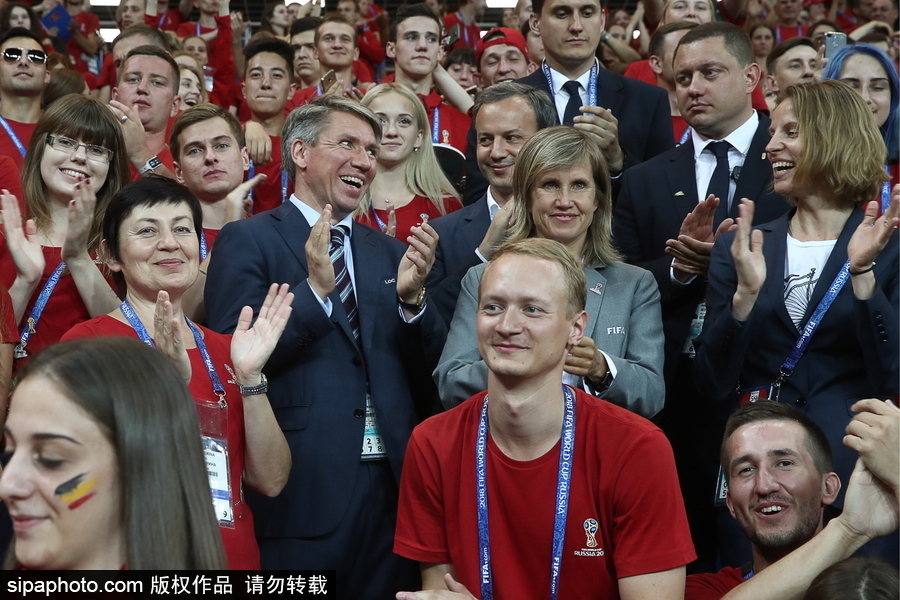 世界杯另一道风景线 俄组委会举行志愿者大会表达感谢