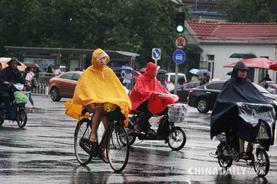 北京暴雨黄色预警继续 局地暴雨