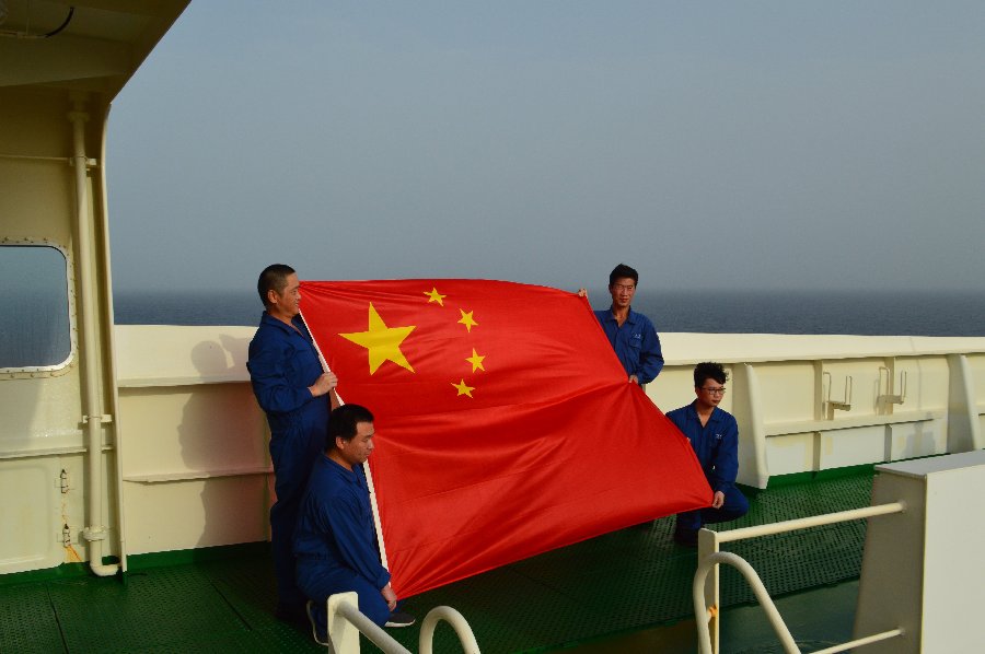 中国海军滨州舰亚丁湾护航：如遇紧急情况，可随时呼叫