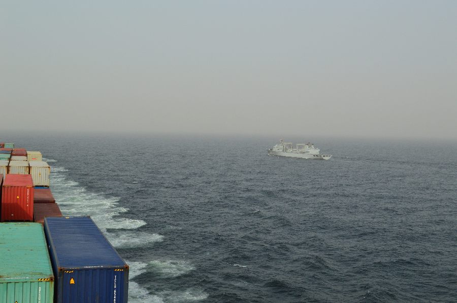 中国海军滨州舰亚丁湾护航：如遇紧急情况，可随时呼叫