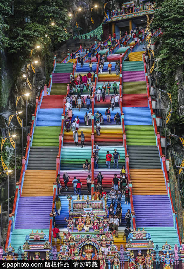 又一“网红”拍照打卡处！马来西亚吉隆坡彩虹楼梯成地标性景点