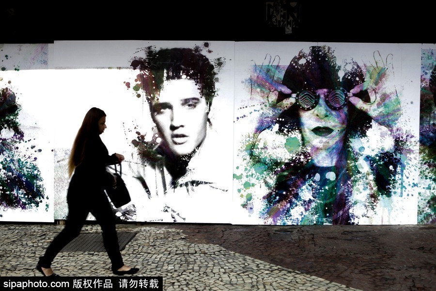 巴西：致敬偶像！圣保罗街头出现摇滚明星巨幅画像