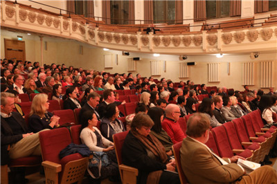 刘晓明大使在庆祝中国国庆69周年、英国筷子俱乐部成立25周年音乐会上的致辞：《齐唱合作之音，共筑友谊之梦》