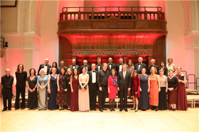刘晓明大使在庆祝中国国庆69周年、英国筷子俱乐部成立25周年音乐会上的致辞：《齐唱合作之音，共筑友谊之梦》