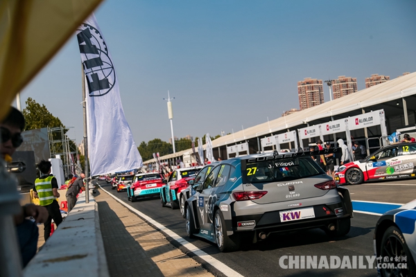 东风风神·中国汽车摩托车运动大会第五日 房车双赛齐上阵