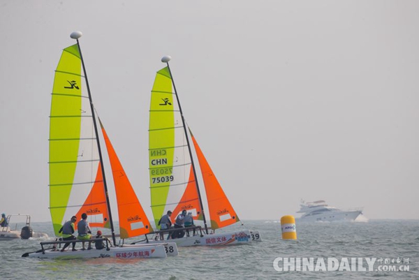 全家共享欢聚一堂 2018中国家庭帆船赛青岛站汇泉湾起航