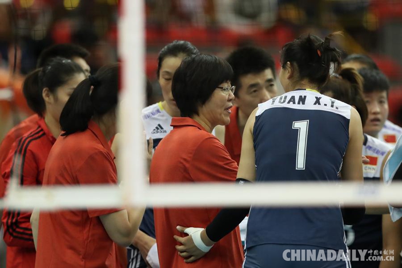 中国女排3比2战胜美国队 世锦赛六强赛获开门红