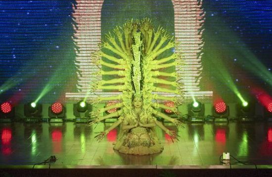重阳节临近 北京艺术家走进基层社区慰问演出