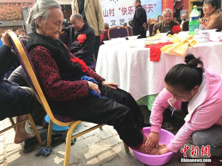 第31届八大处重阳游山会开幕