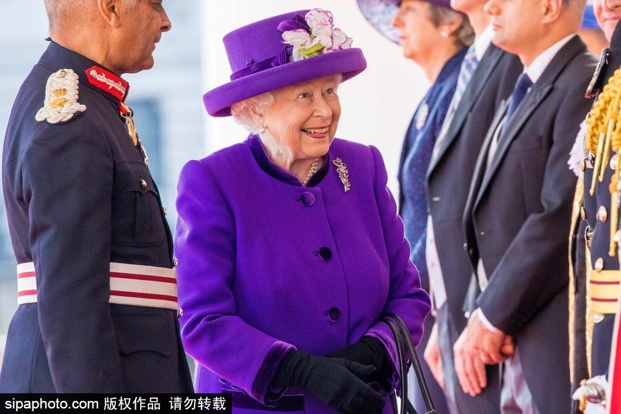 荷兰国王携王后对英国伦敦进行国事访问 英国女王出席欢迎仪式