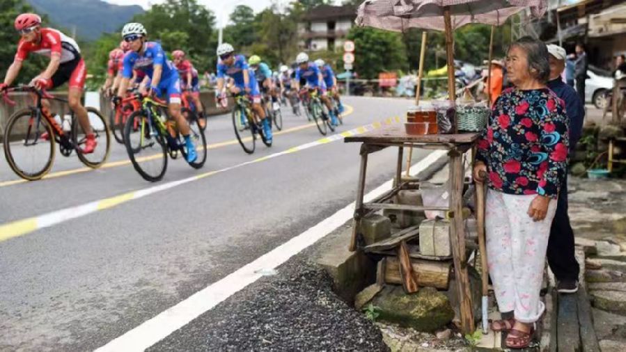 2018环福州·永泰国际公路自行车赛第四赛段永泰-大洋镇 米哈伊罗单飞夺冠 领骑衫均未改变
