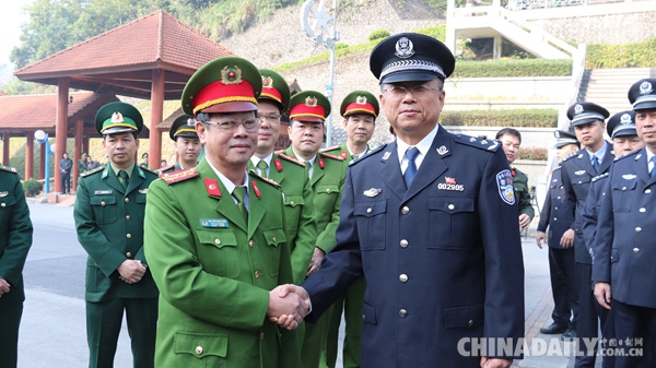 中国警方向越南移交重大毒品犯罪嫌疑人
