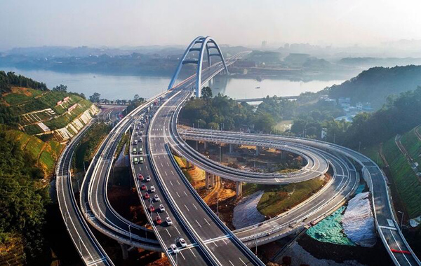 世界第一大有推力钢箱拱桥建成通车