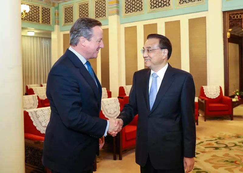 李克强会见英国前首相卡梅伦