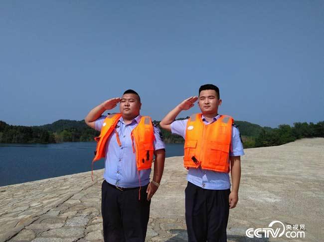 向退役军人致敬！褪下戎装，他们还是那个兵！