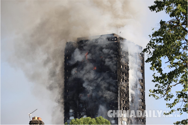 警方：西伦敦公寓大火至少6人遇难