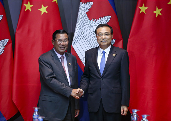 李克强会见柬埔寨首相洪森
