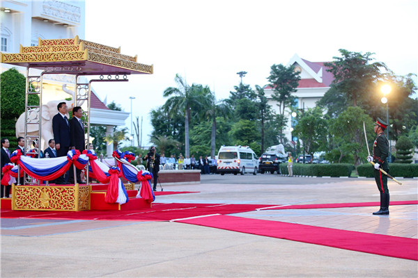 李克强总理正式访问老挝 双方将稳步推进中老铁路等大项目建设
