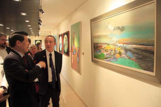 中国画家牟克在莫斯科举办纪念世界反法西斯战争胜利70周年油画展